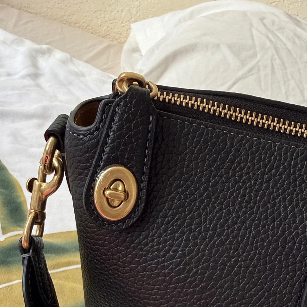 Coach CARA black Pebbled Leather Satchel Gold Hardware and Detachable strap - Picture 5 of 10